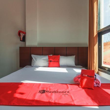 Hotel Reddoorz Near Jalan Sudirman Padang Exteriér fotografie