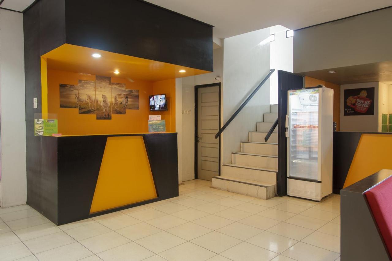 Hotel Reddoorz Near Jalan Sudirman Padang Exteriér fotografie