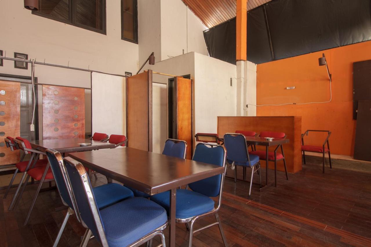 Hotel Reddoorz Near Jalan Sudirman Padang Exteriér fotografie