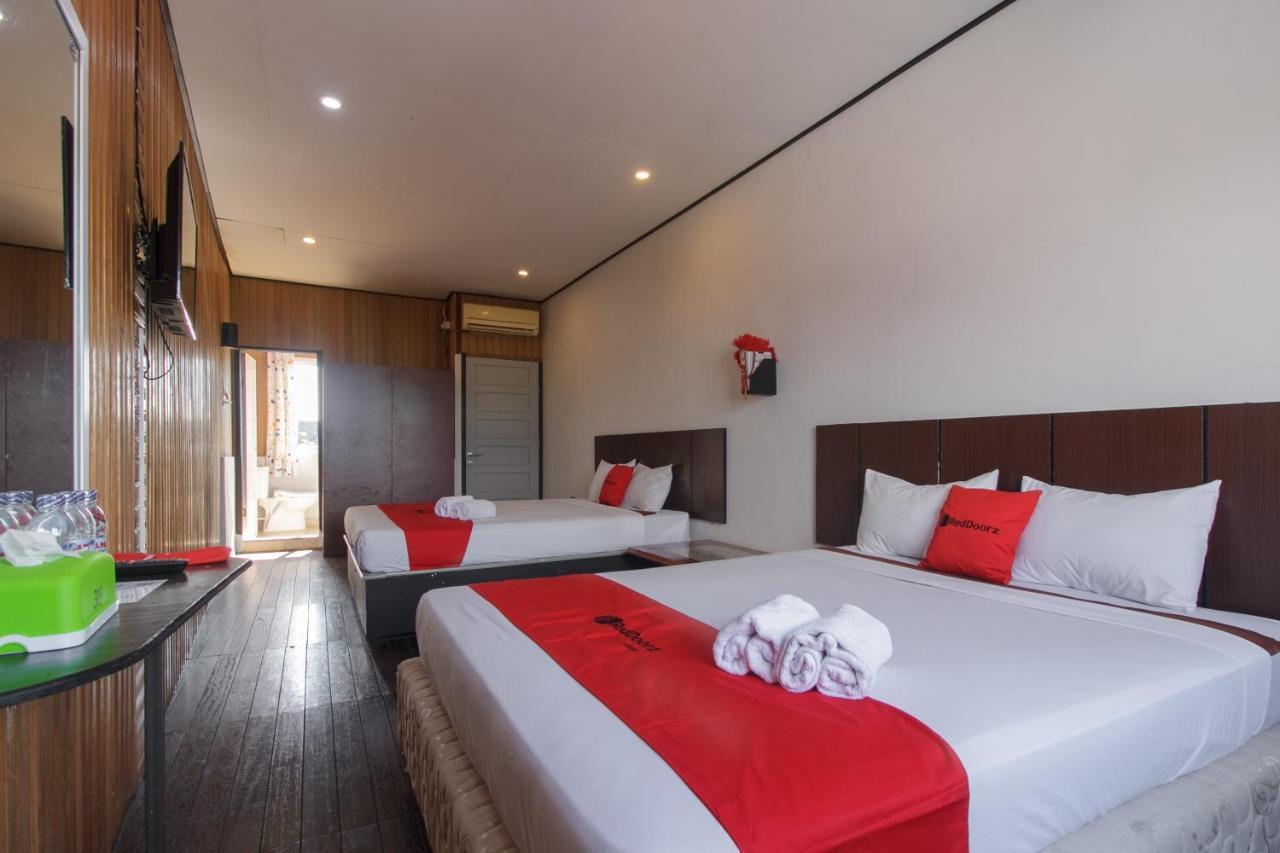 Hotel Reddoorz Near Jalan Sudirman Padang Exteriér fotografie